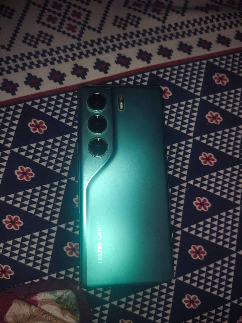 Tecno CAMON 40 2