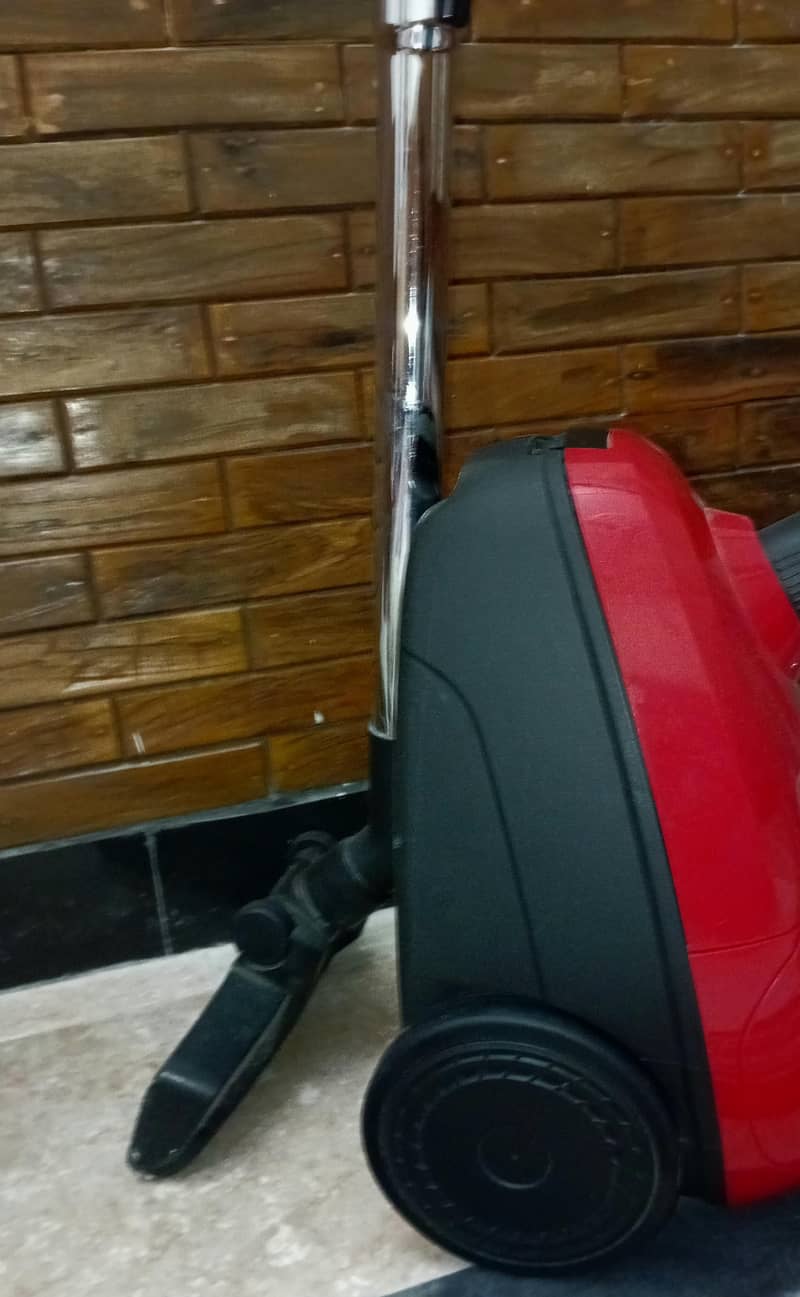 Vacuum Cleaner 1