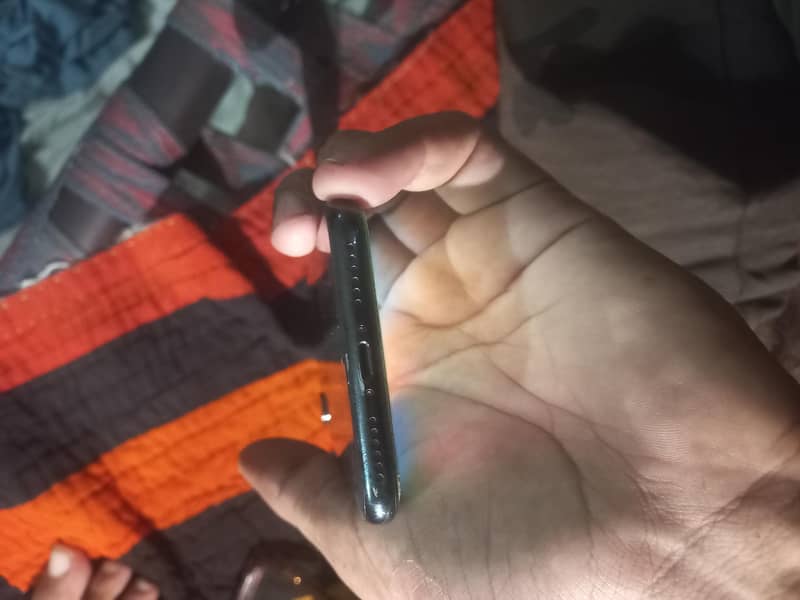 Apple iPhone X 3