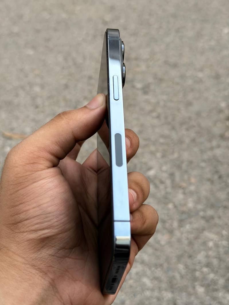 Apple iPhone 13 Pro 3