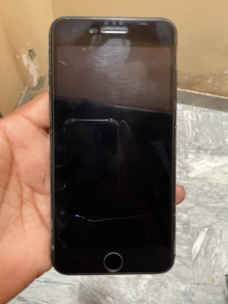 Apple iPhone 7 Plus 1
