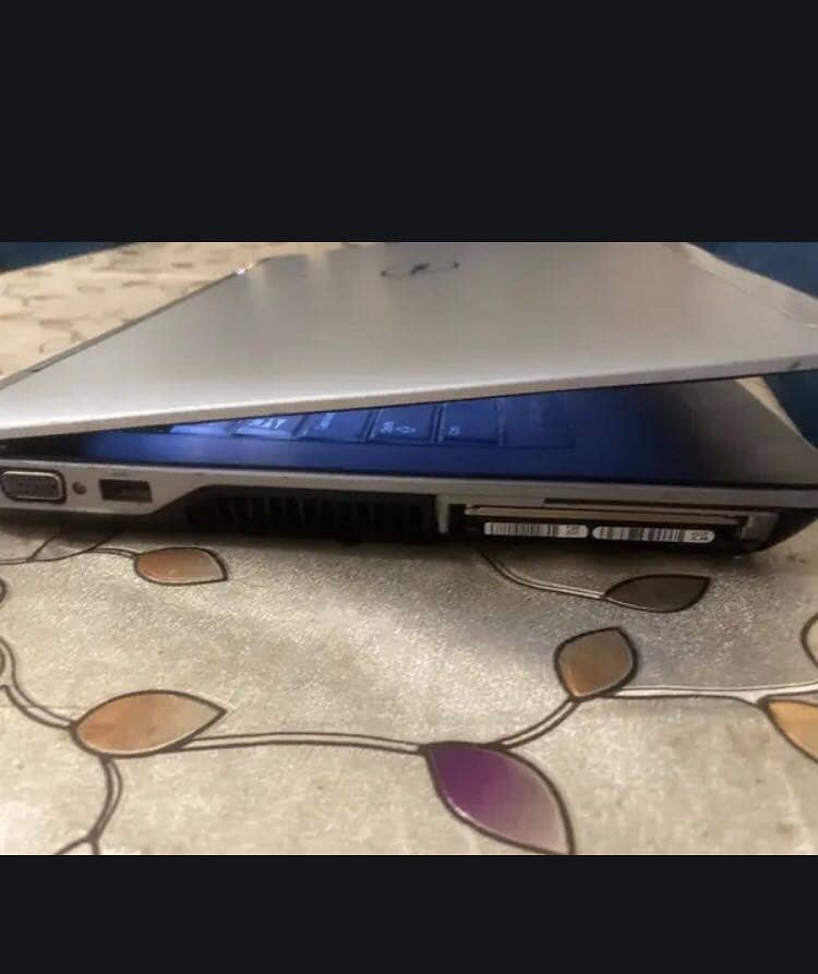 Dell latitude E6440 9