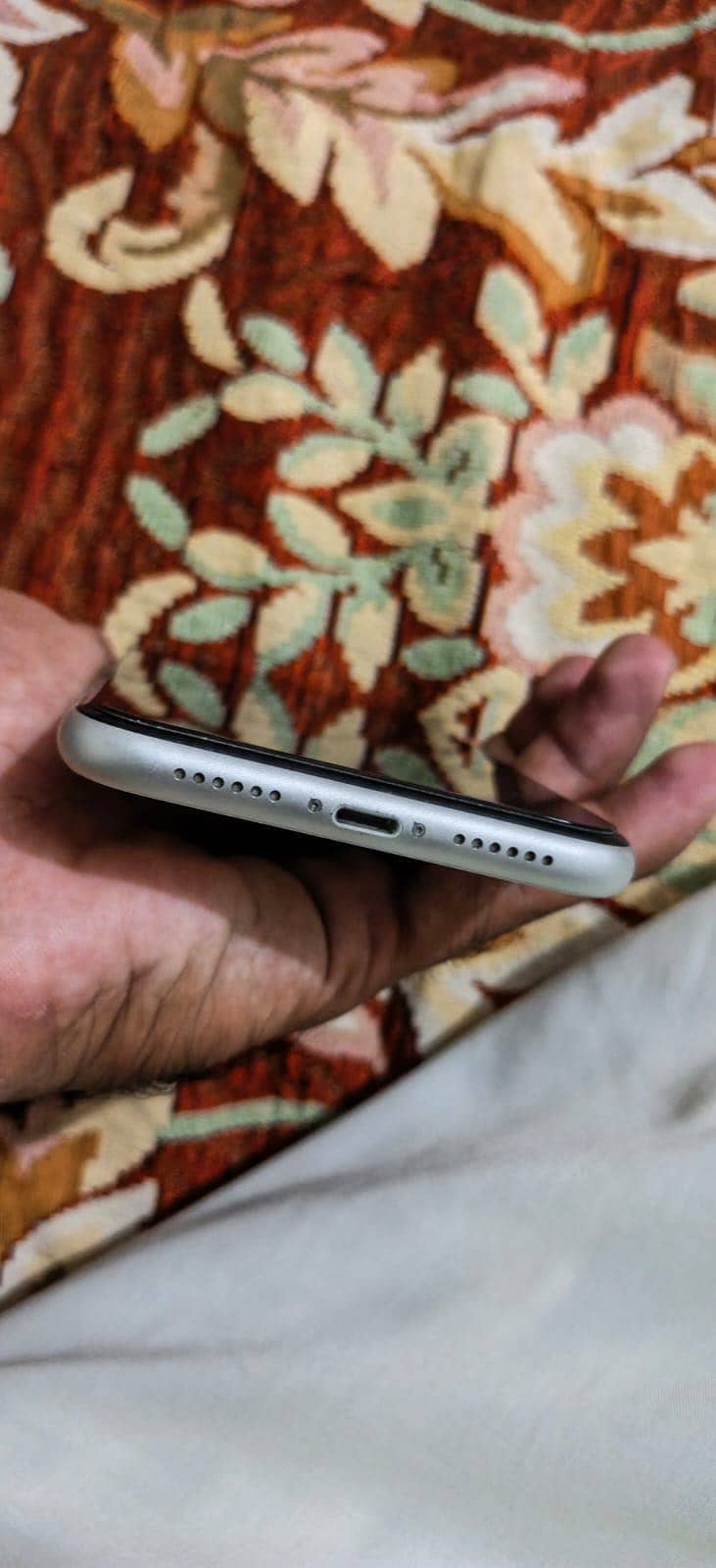 Apple iPhone 11 3