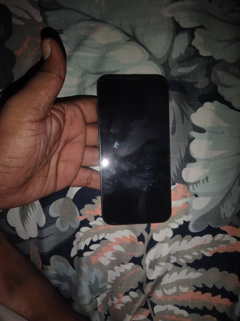 Apple iPhone 13 2