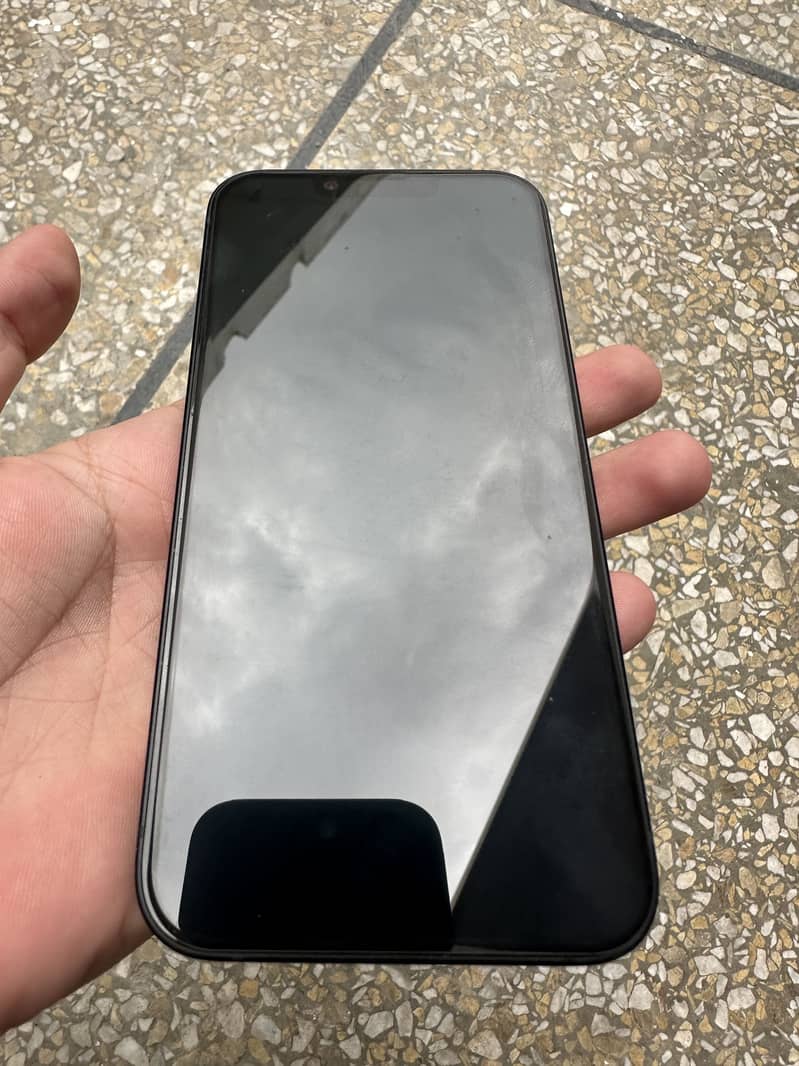 Apple iPhone 16e JV 1