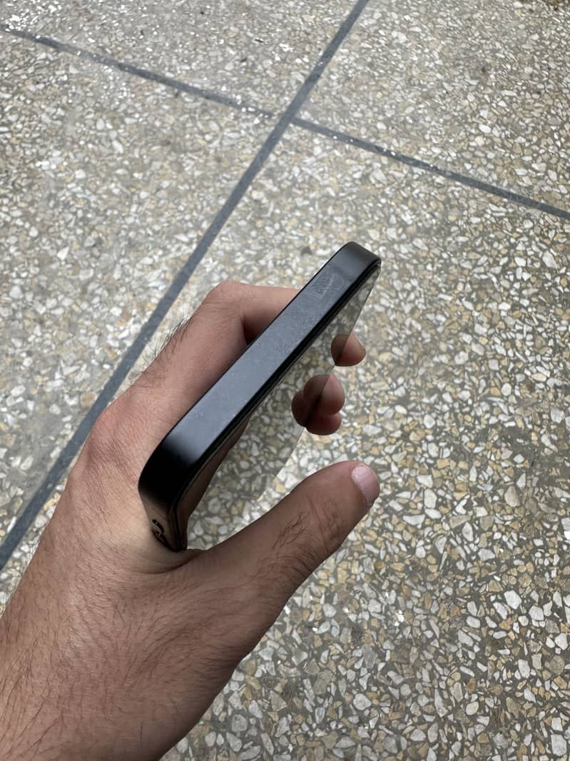 Apple iPhone 16e JV 2