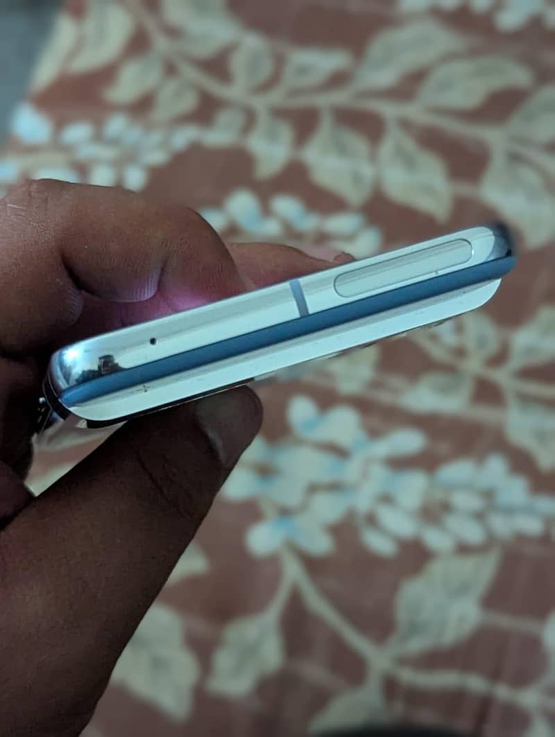 Google Pixel 8 Pro 4