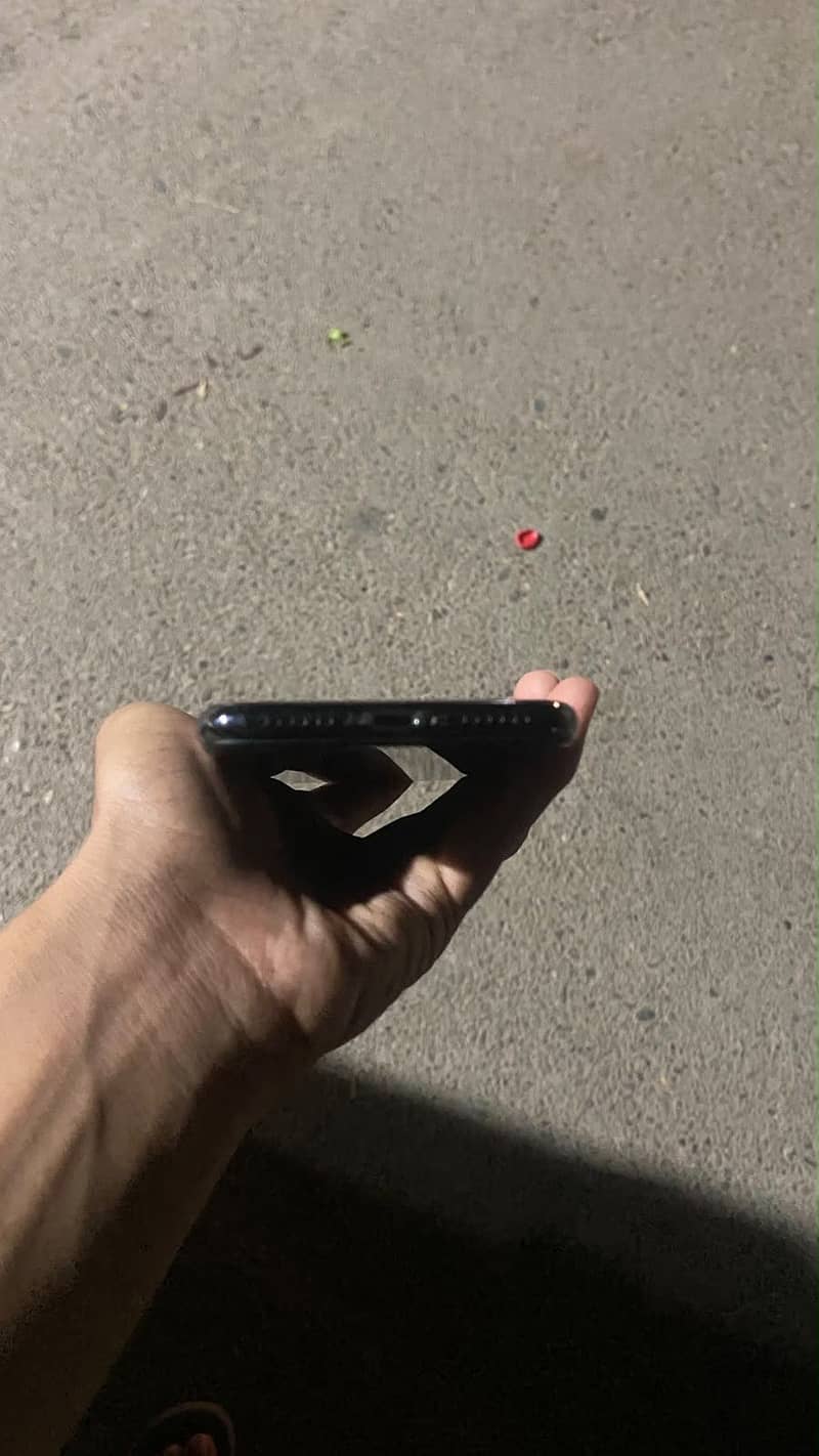 Apple iPhone X 5