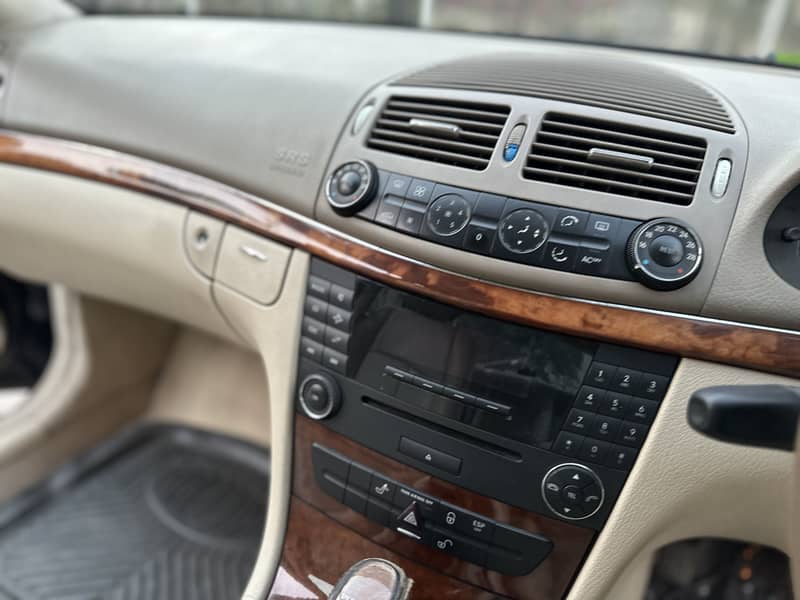 Mercedes E Class 2004 15