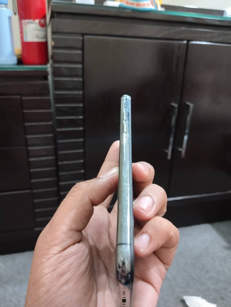 Apple iPhone XS 6