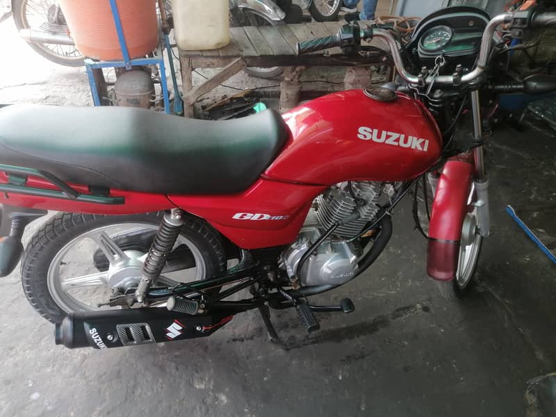 Suzuki 4