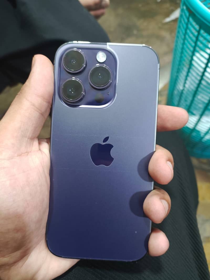 Apple iPhone 14 Pro 0