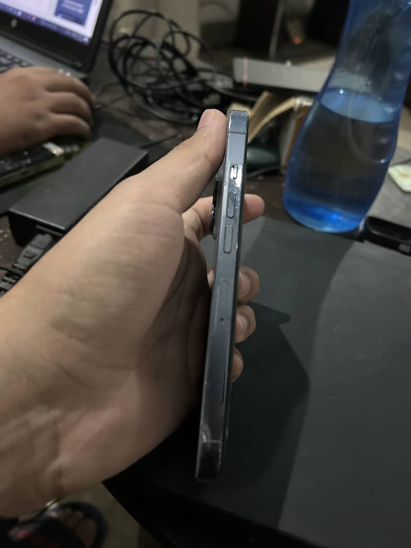 Apple iPhone 13 Pro 1