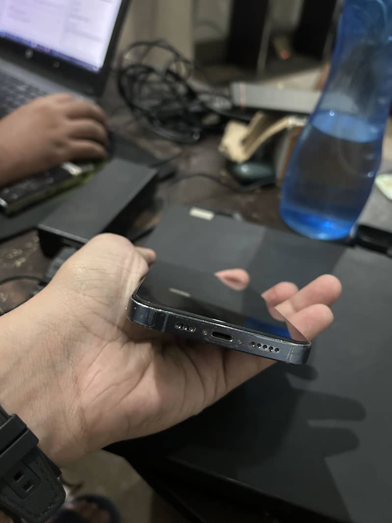 Apple iPhone 13 Pro 2