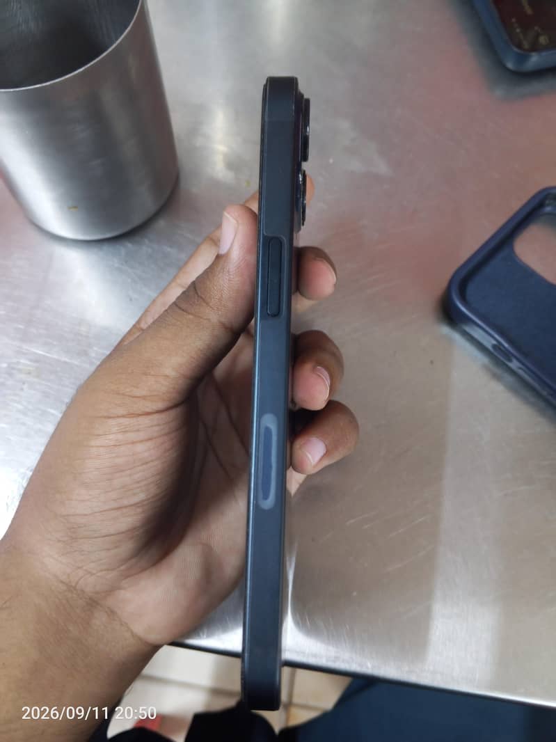 Apple iPhone 13 1