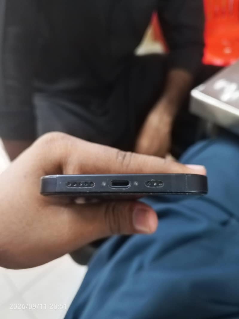 Apple iPhone 13 3