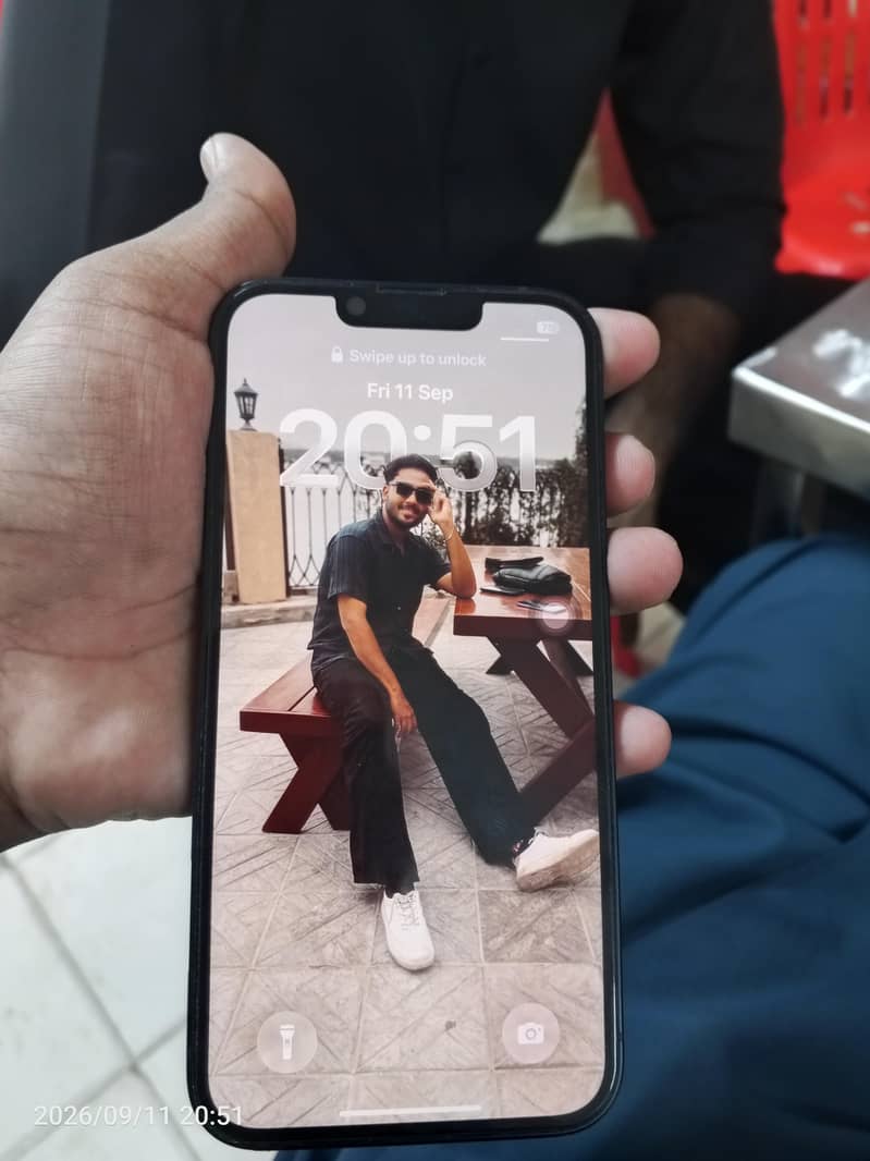 Apple iPhone 13 5