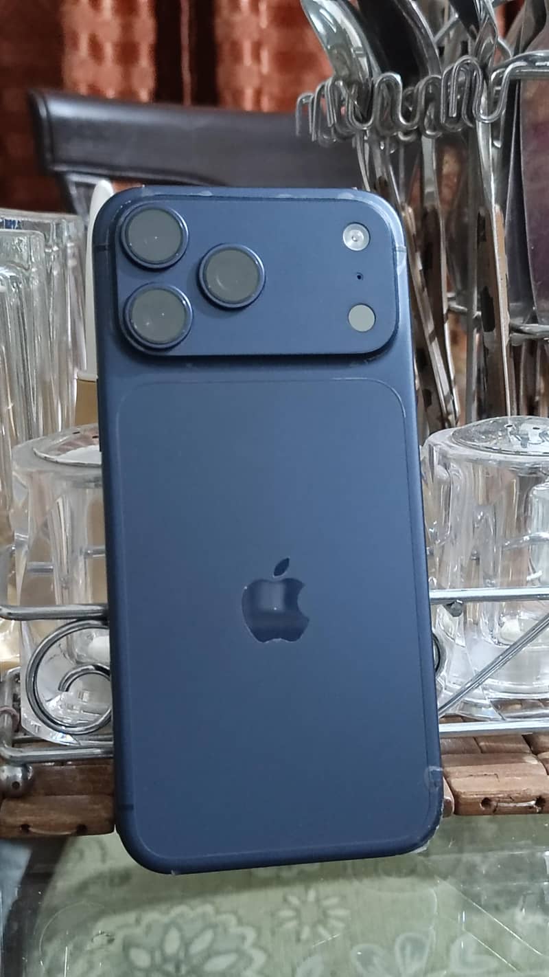 Apple iPhone 17 Pro Max 2