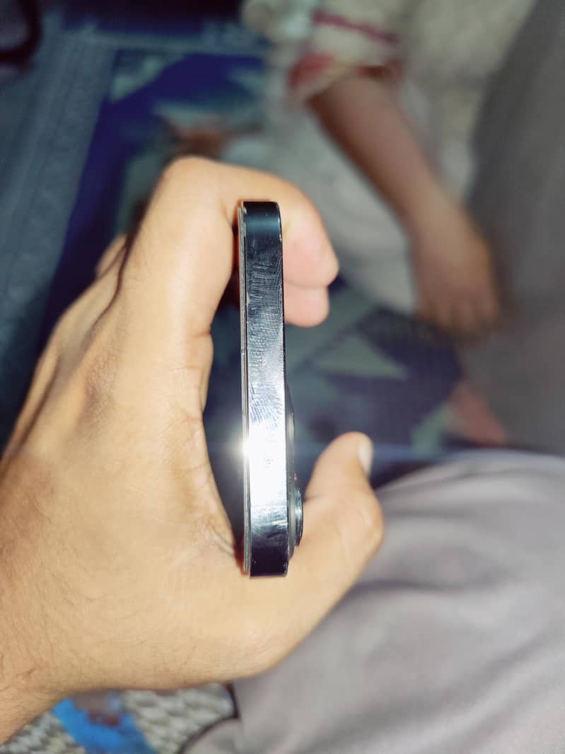 iphone 13 pro max non sim working 3