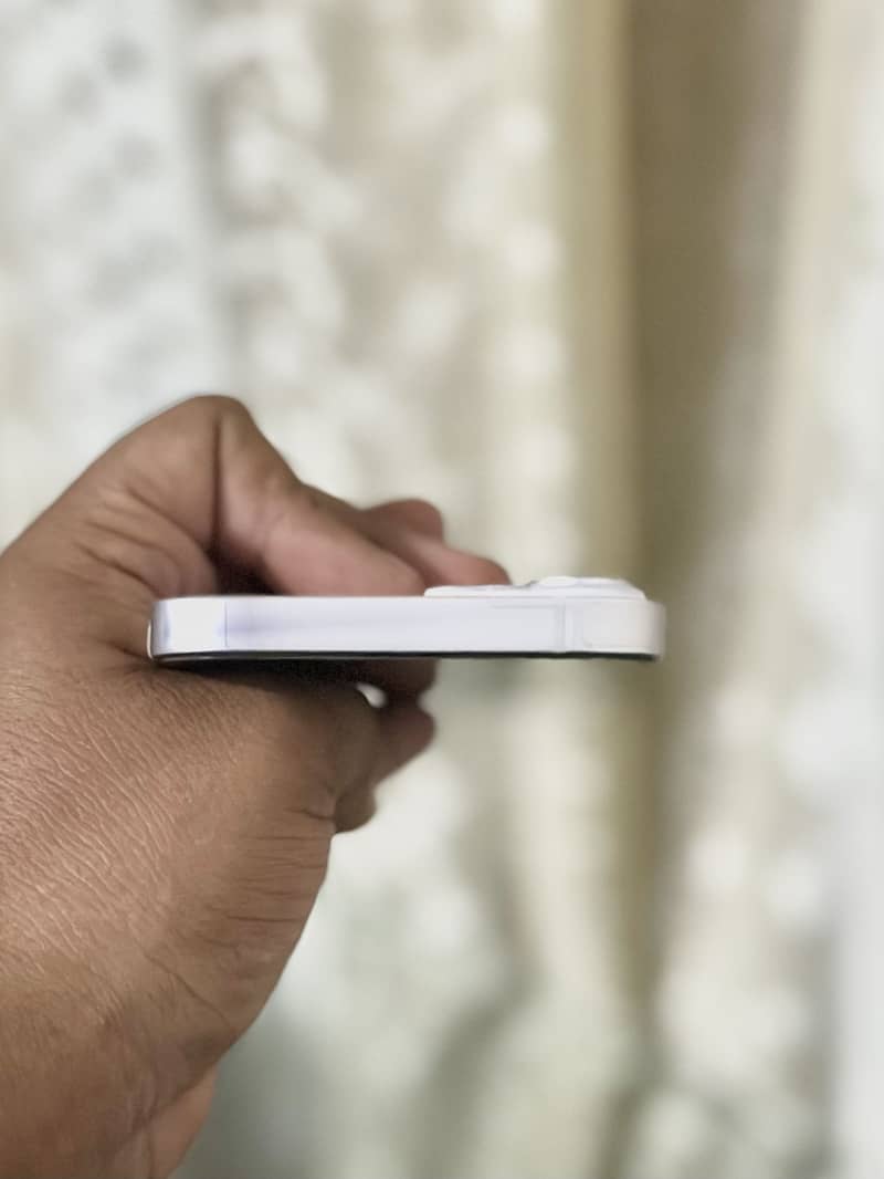 Apple iPhone 14 5