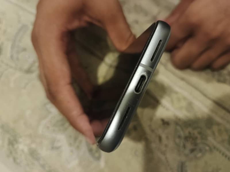 Google Pixel 8 2