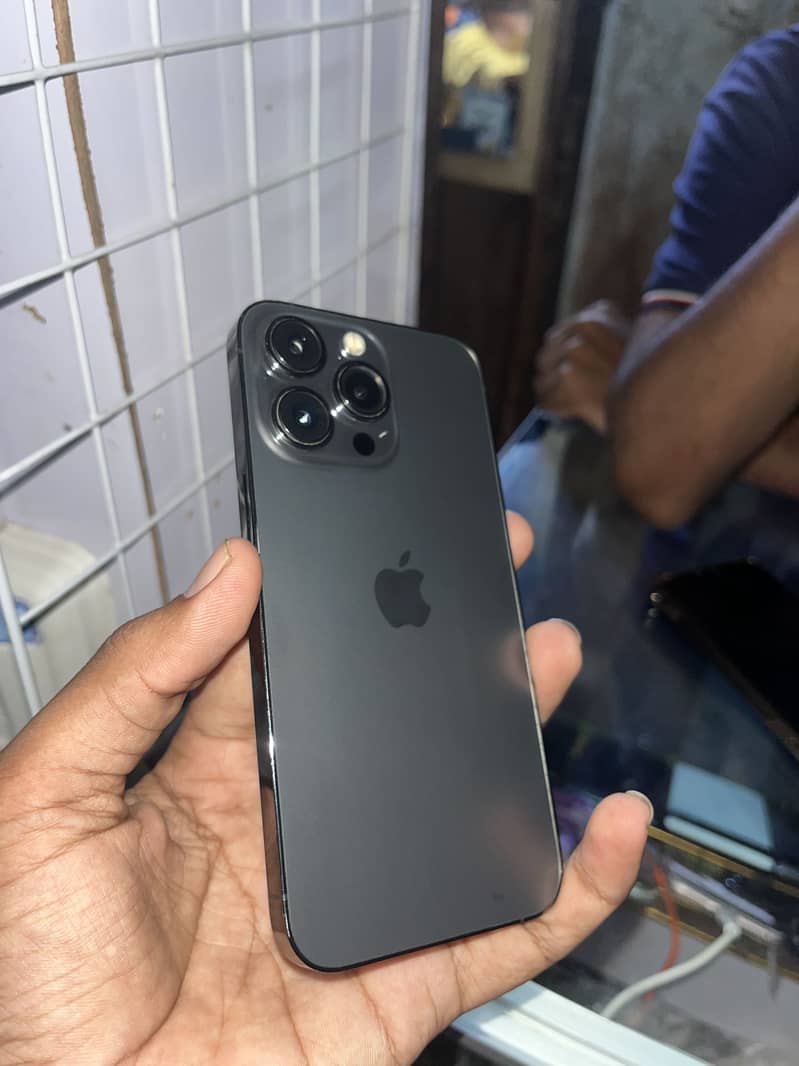 Apple iPhone 13 Pro 0