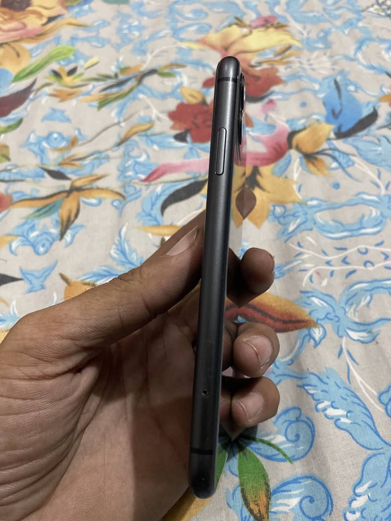 Apple iPhone 11 2
