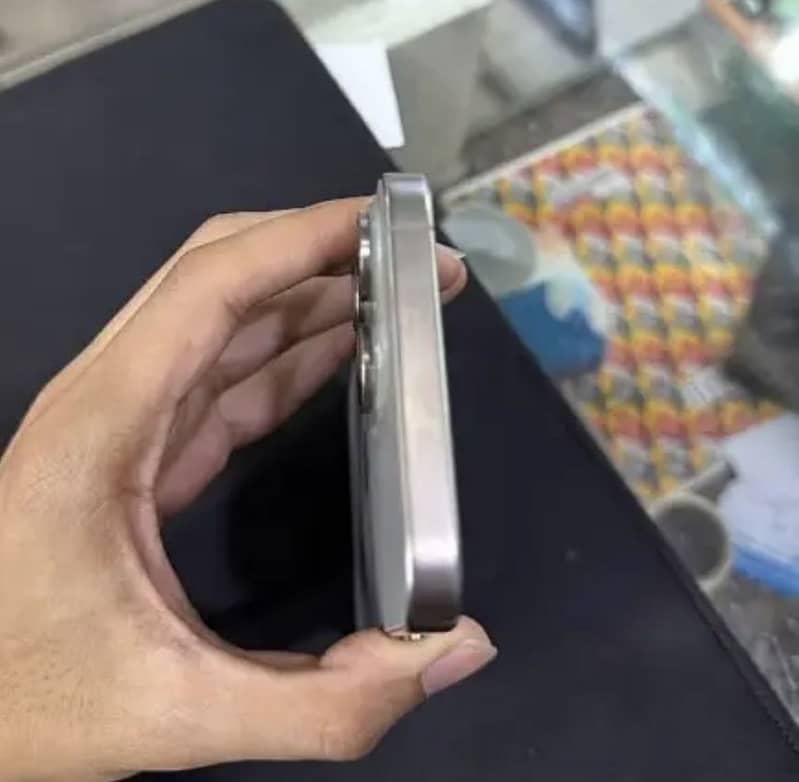 Apple iPhone 15 Pro Max 2