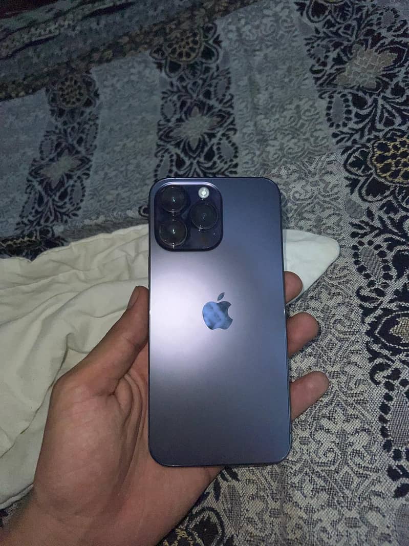 Apple iPhone 14 Pro Max 1