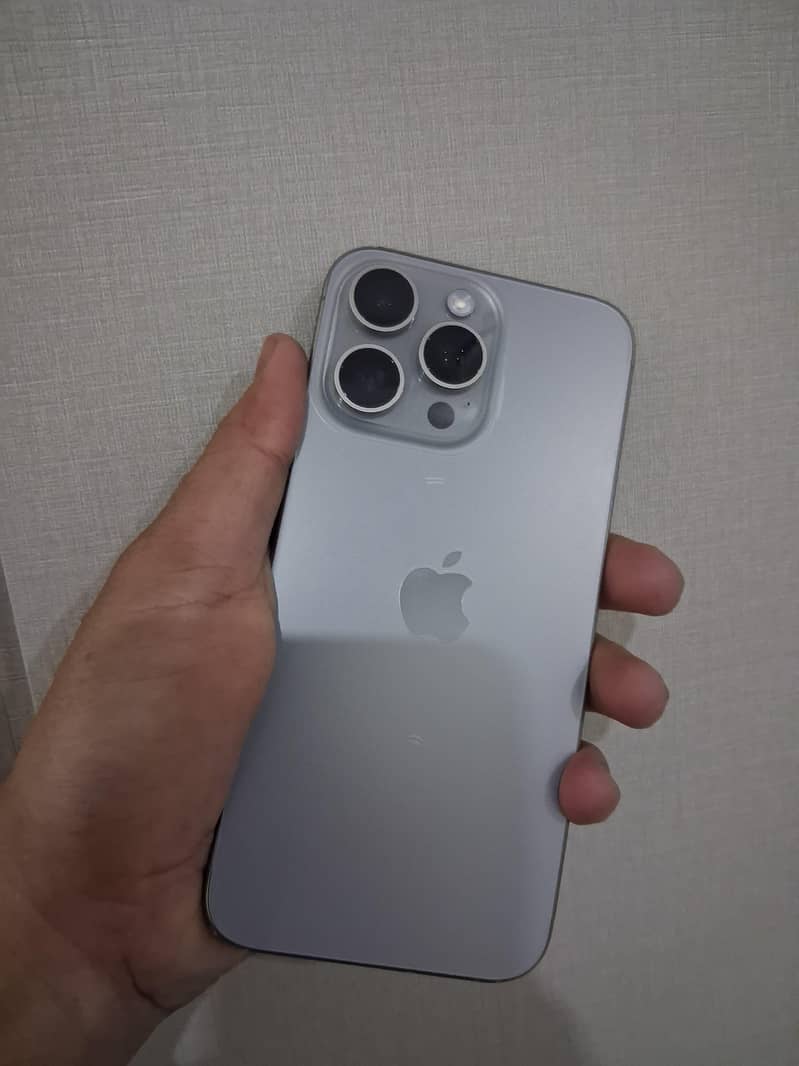 Apple iPhone 15 Pro Max 1