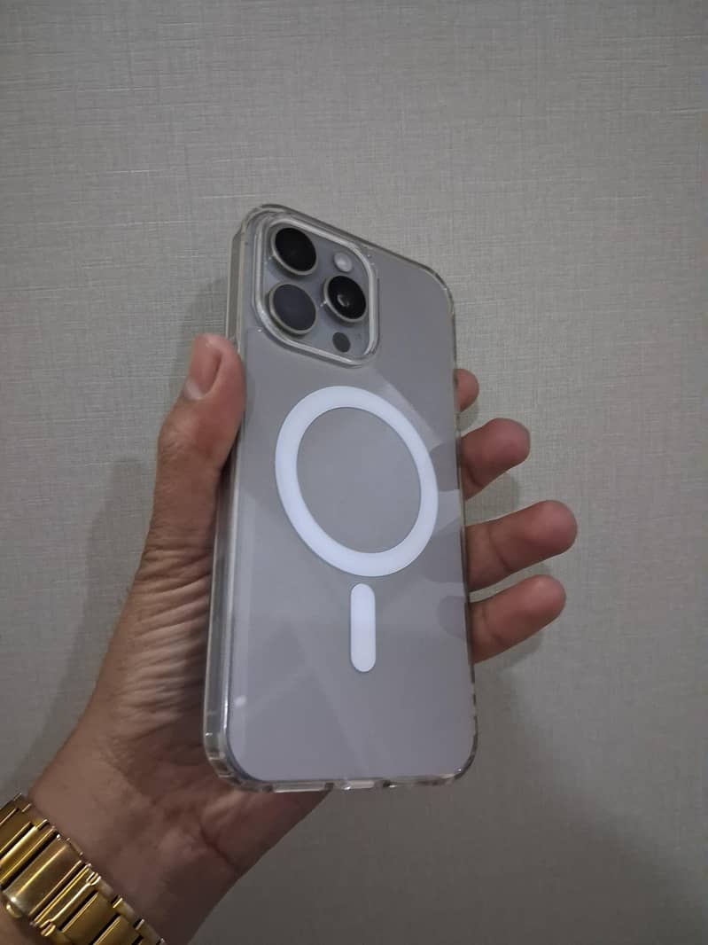 Apple iPhone 15 Pro Max 6