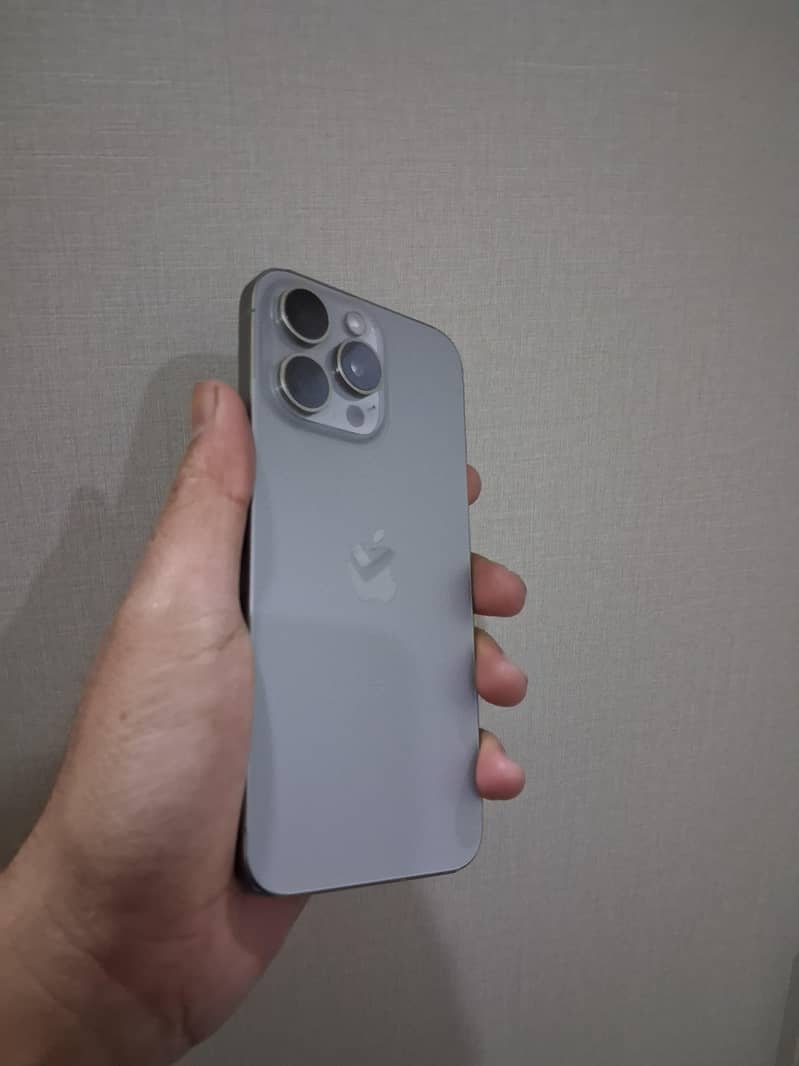 Apple iPhone 15 Pro Max 7