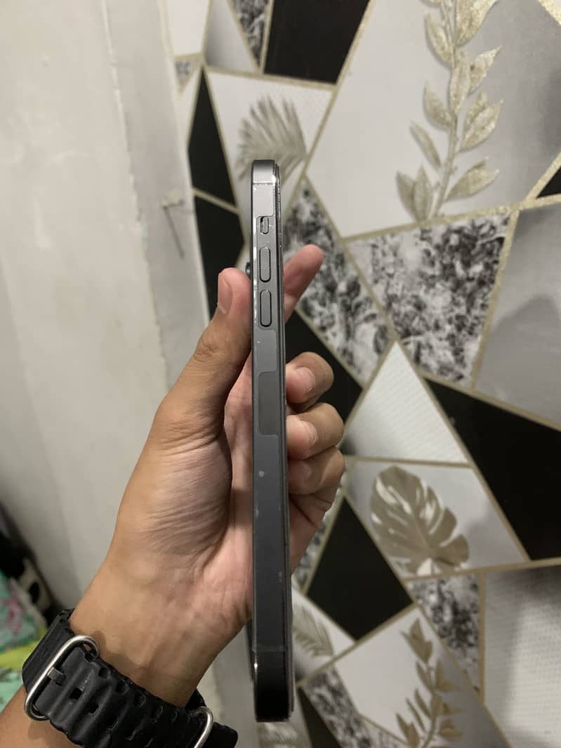 iPhone 14 Pro Max 2