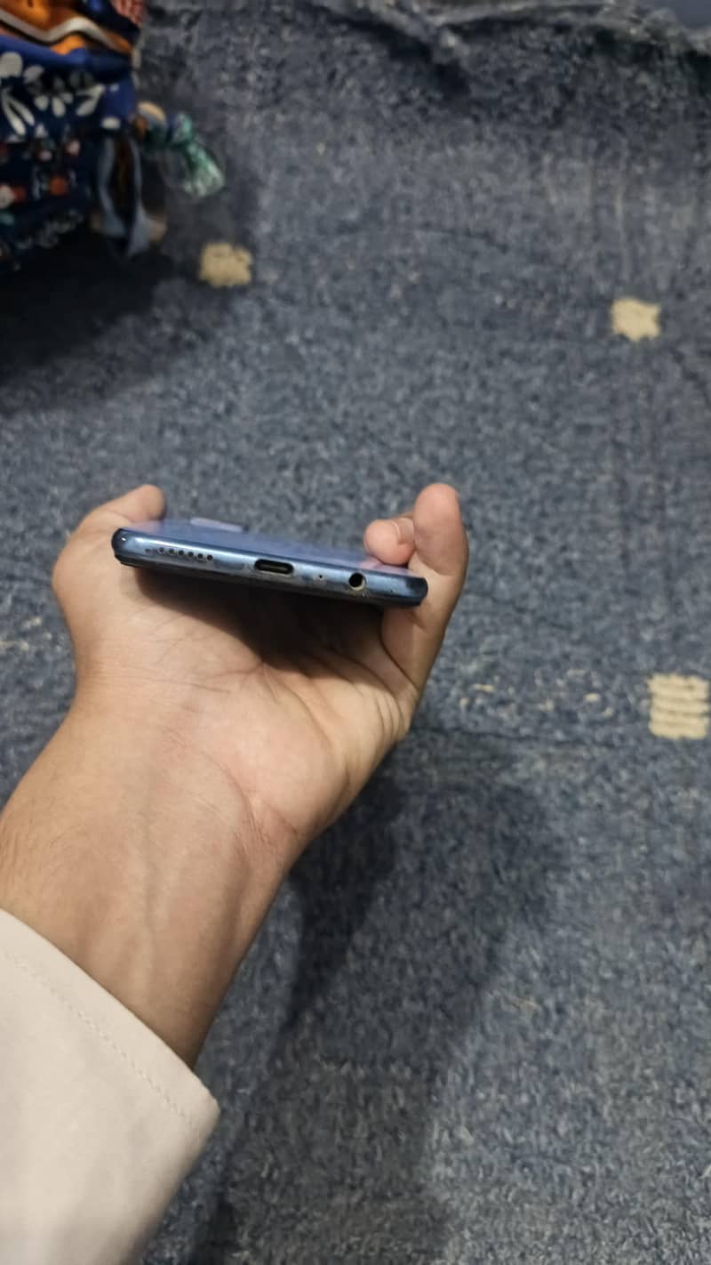 Vivo V21e 4