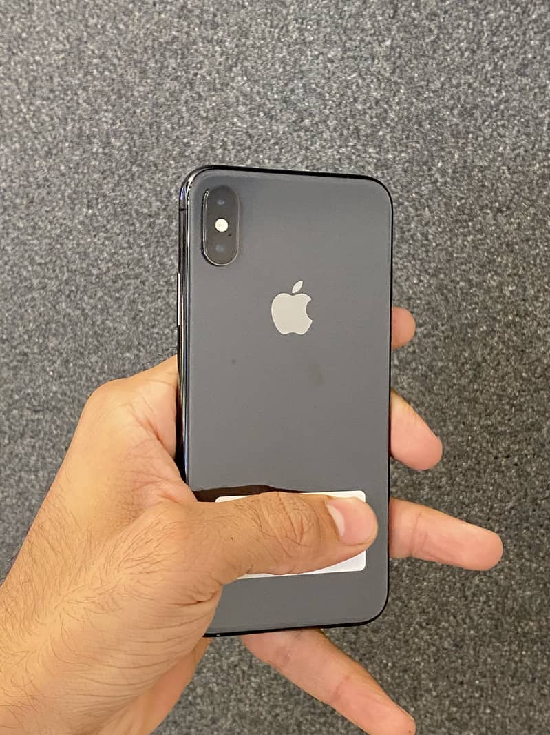 Apple iPhone XS 4