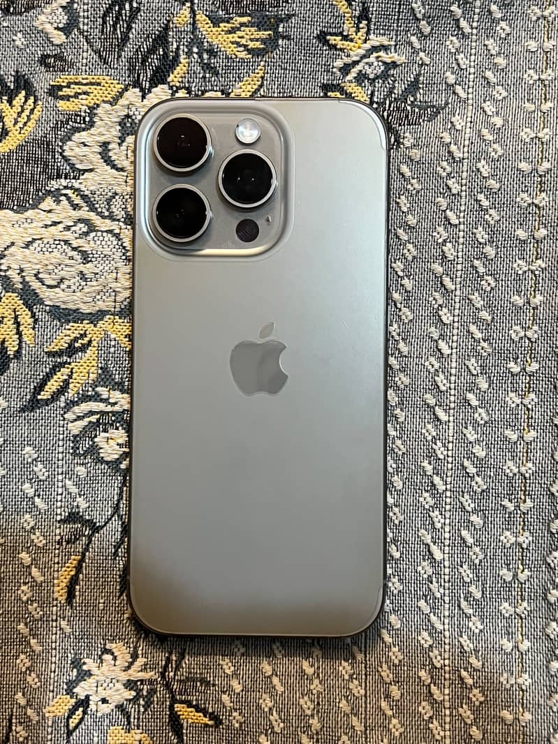 Apple iPhone 16 Pro 0