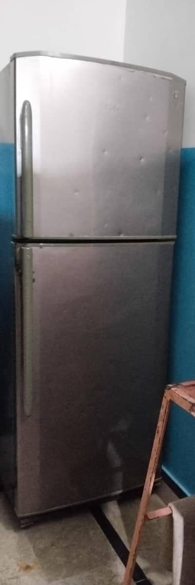 Haier refrigerator large size bilkul ok hai geniune gas Mai hai