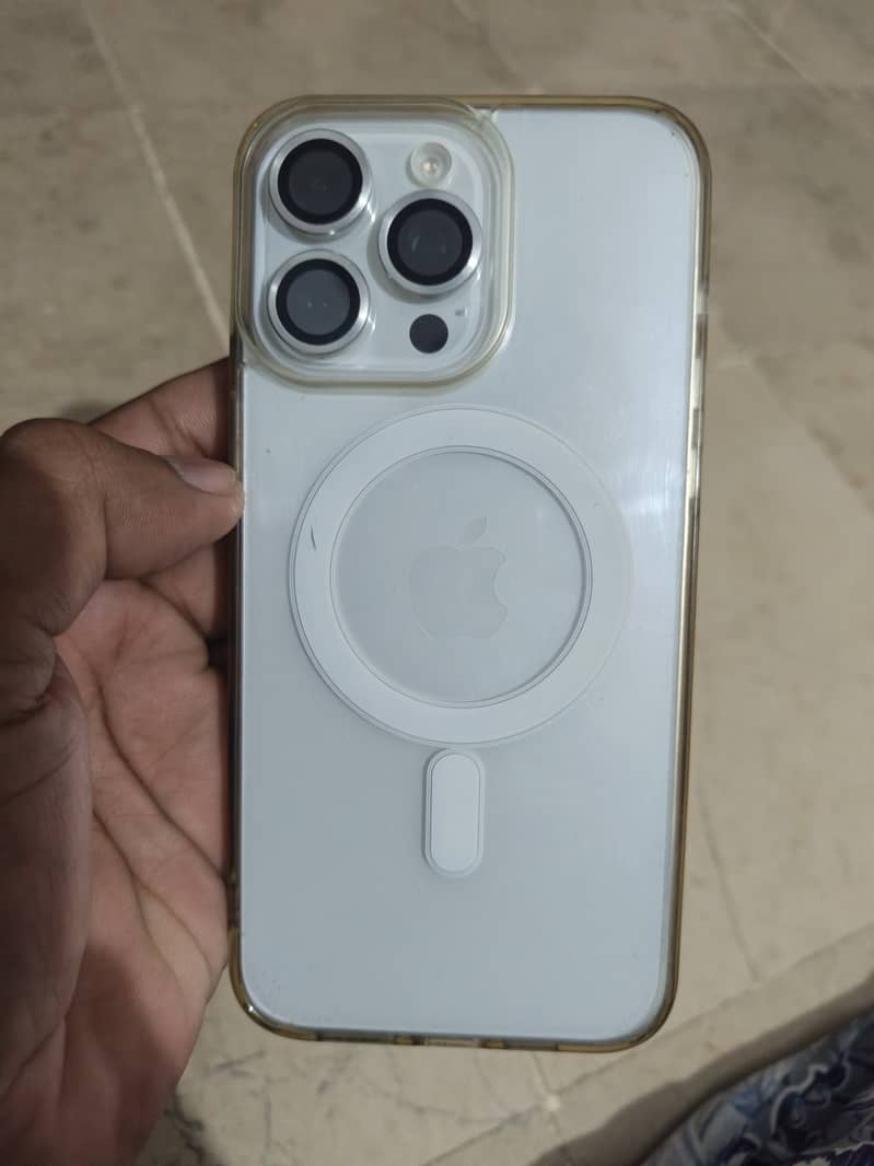 Apple iPhone 15 Pro Max 0