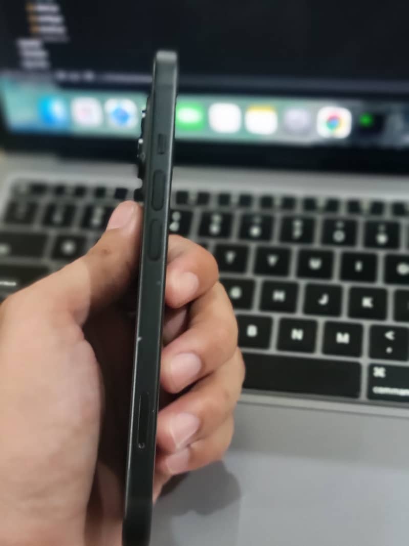 Apple iPhone 15 3
