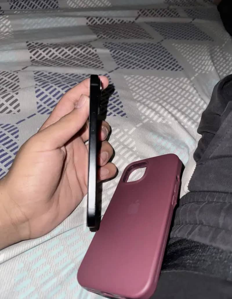 Apple iPhone 15 2
