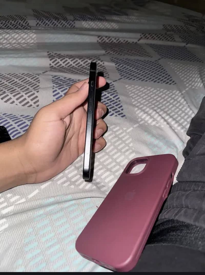 Apple iPhone 15 3