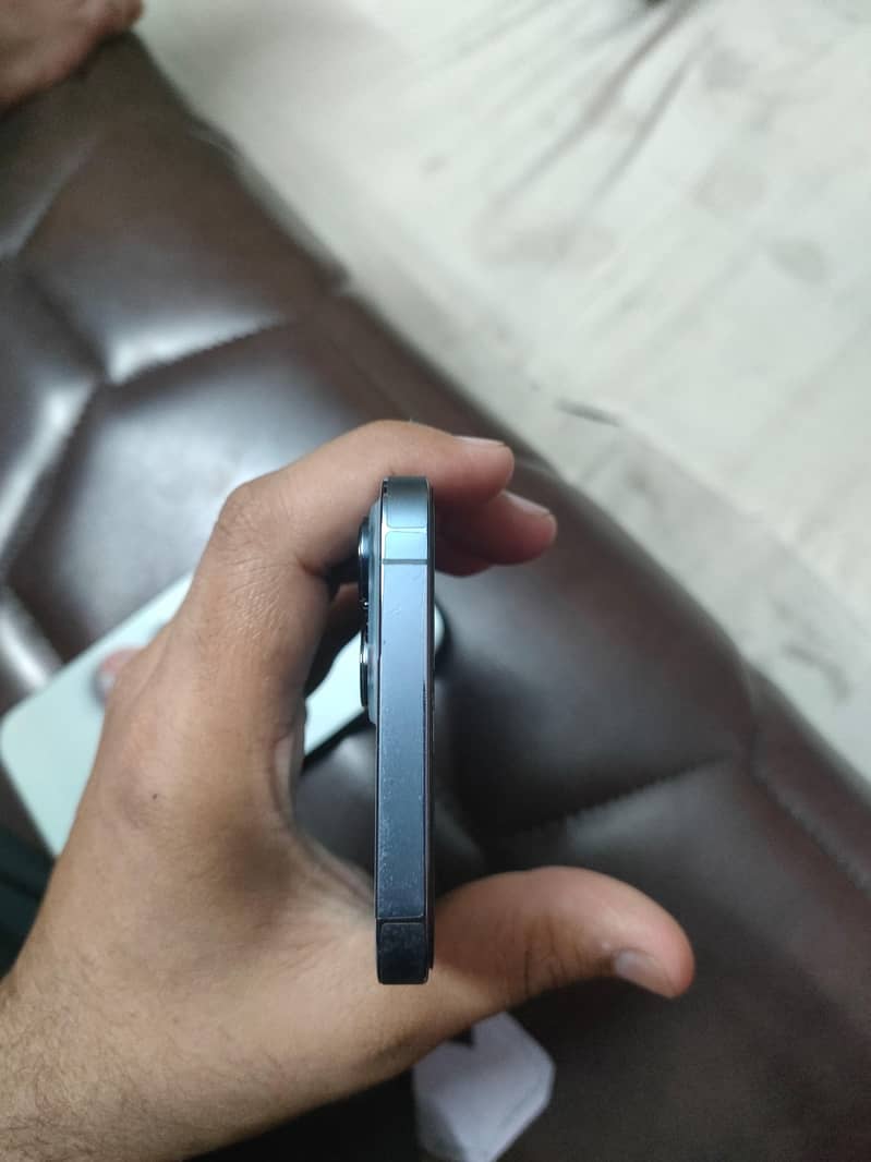 Apple iPhone 13 Pro Max 4