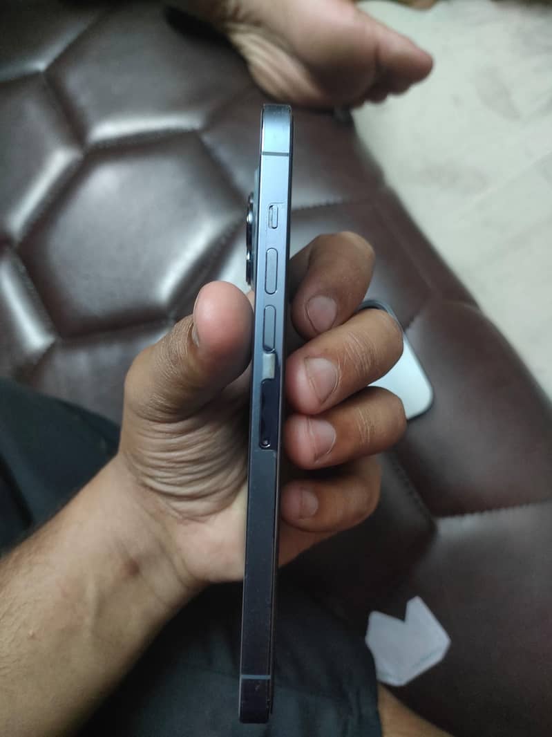 Apple iPhone 13 Pro Max 8