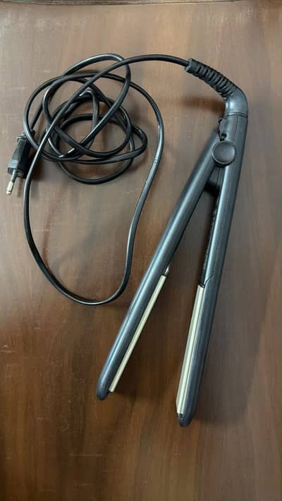Remington ceramic straightener