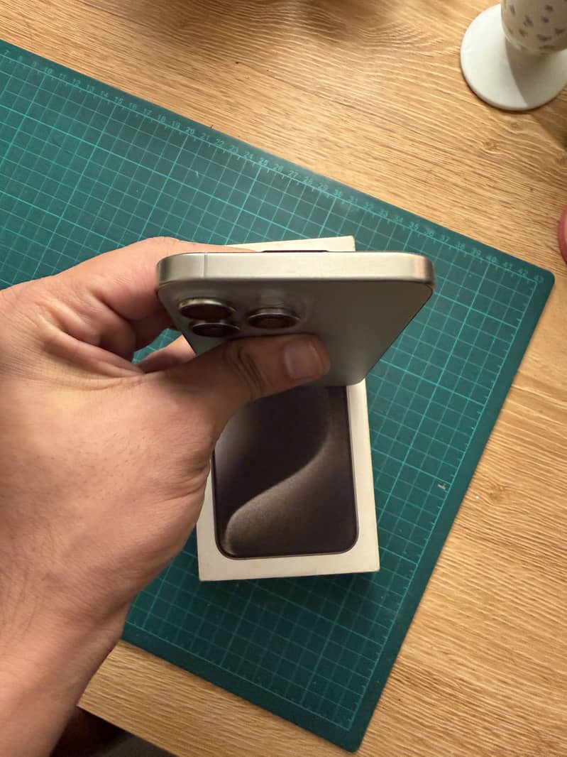 Apple iPhone 15 Pro Max 3