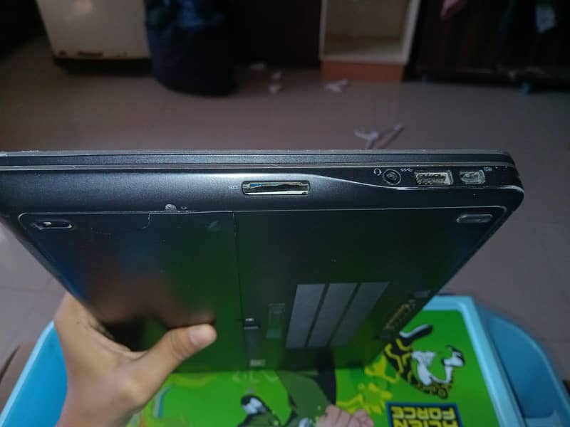 Dell Latitude E7240 4
