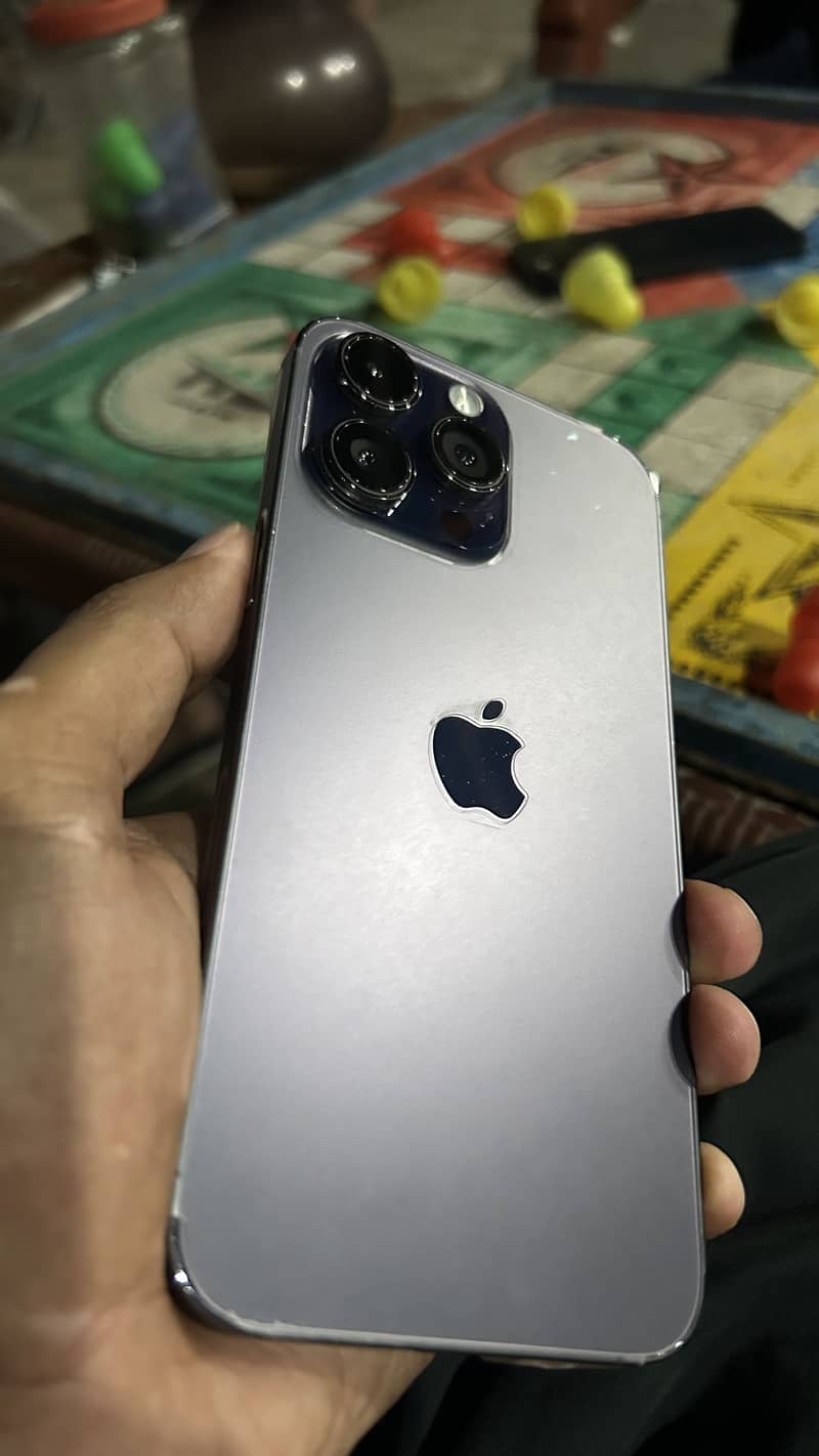Apple iPhone 14 Pro Max 1