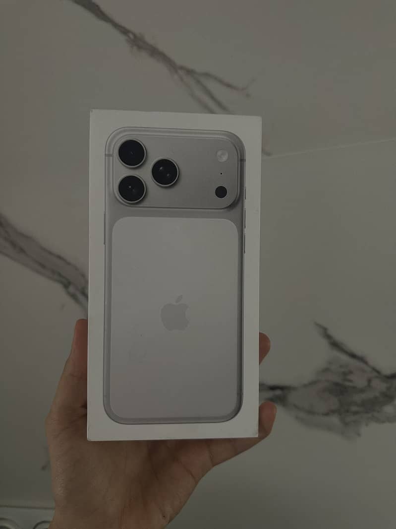 Apple iPhone 17 Pro Max 0
