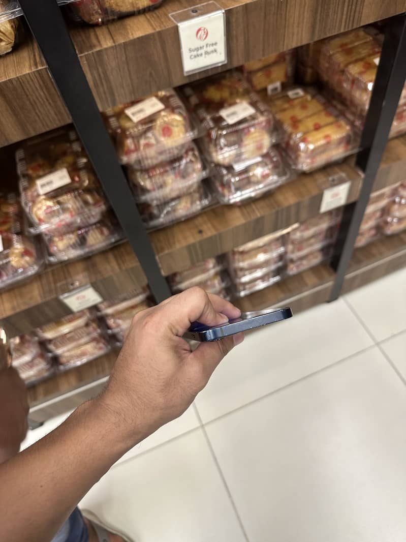 iPhone 12 jv 1