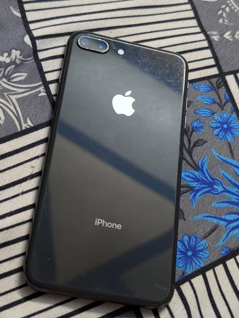 Apple iPhone 8 Plus 0